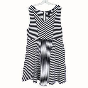 Lane Bryant Womens Size 16 Navy & White Striped Sleeveless Dress Pockets VGUC